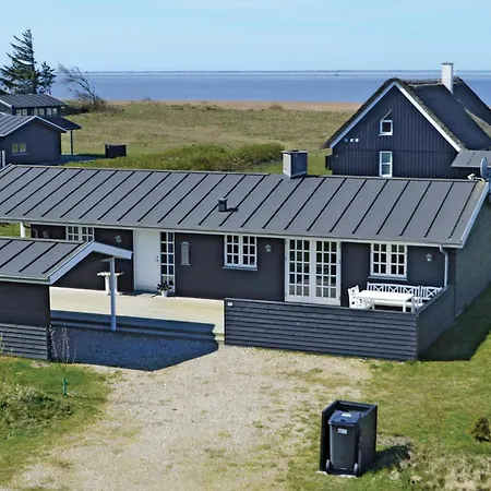 3 Bedroom Stunning In *