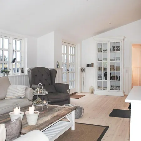 3 Bedroom Stunning In *